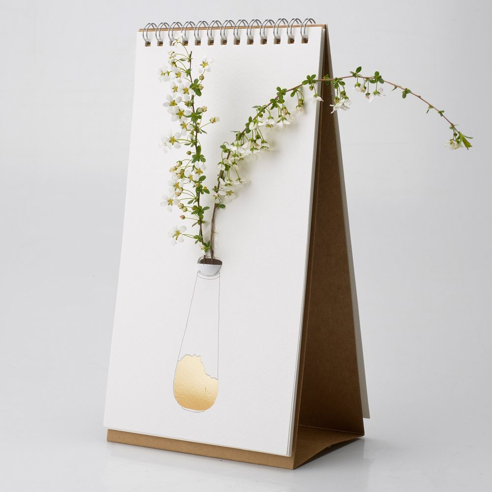 DESIGN FLIP FLOWER VASE