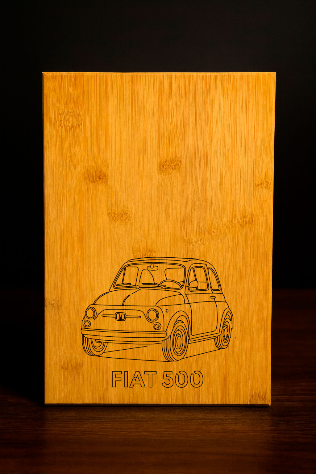 Gepersonaliseerd Bamboe Serveerbord met Fiat 500 Gravure – Aangepast Charcuterie & Kaasplank Cadeau - Online Kopen